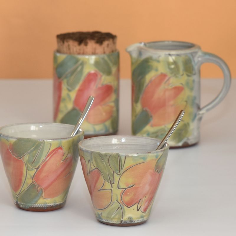 handgetoepfertes-keramikgeschirr-becher-teeschale-bluete-gruen-10 Piccolo Keramik - Handgemachte Keramik und getöpfertes Geschirr -