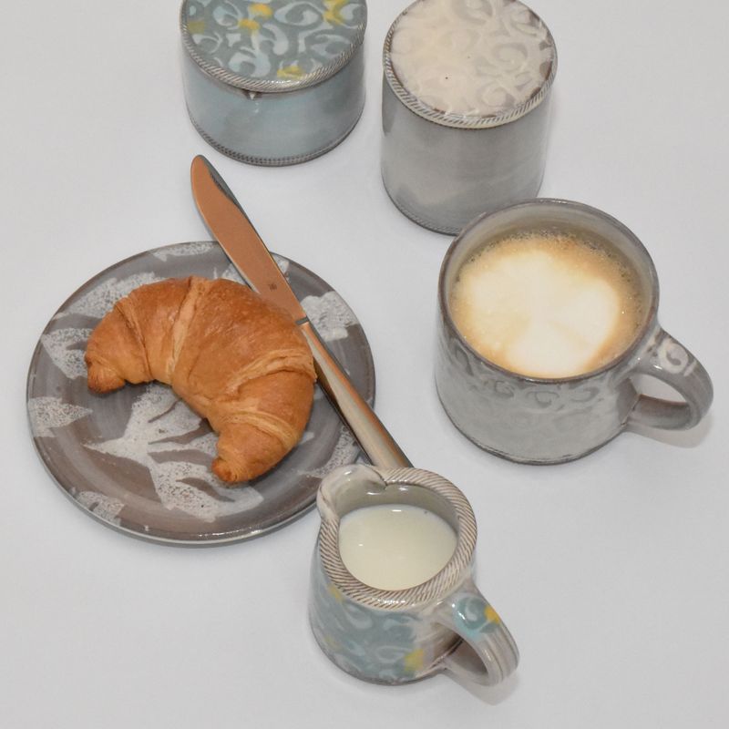 handgetoepfertes-geschirr-keramik-krug-sahnekännchen-ranke-blau-5 Piccolo Keramik - Handgemachte Keramik und getöpfertes Geschirr -
