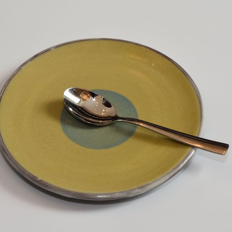 hand-getoepferte-untertasse-unterteller-keramik-gross-gruen-blau-2 Piccolo Keramik - Handgemachte Keramik und getöpfertes Geschirr -