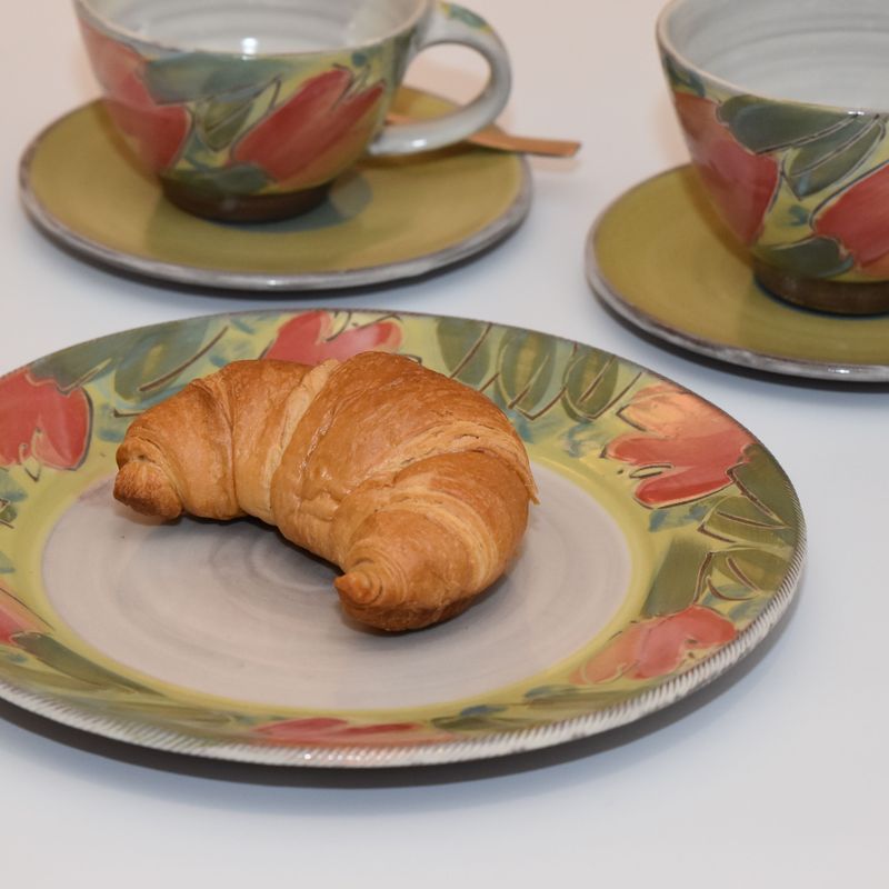 handgetoepferte-keramik-geschirr-teller-kuchen-bluete-gruen-2 Piccolo Keramik - Handgemachte Keramik und getöpfertes Geschirr -