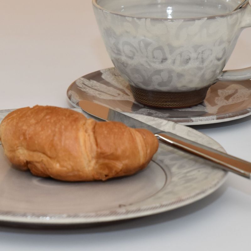 handgetoepferte-keramik-geschirr-teller-kuchen-ranke-weiss-3 Piccolo Keramik - Handgemachte Keramik und getöpfertes Geschirr -