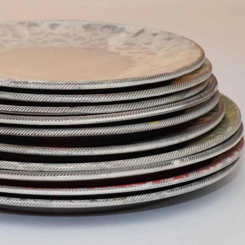 Ausstellungen & Veranstaltungen - Handgemachte Keramikteller in verschiedenen Größen – Frühstücks-, Speise- und Essteller